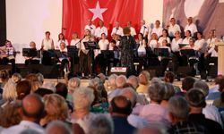Foça'da yaz akşamı müzikle renklendi!