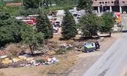 Kemalpaşa Belediyesi kendi hizmet binasının arkasını çöplüğe çevirdi! Şikayetler sonuçsuz kaldı
