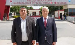 Kemalpaşa CHP'de toplu istifa hazırlığı! Belediye Başkanı Mehmet Türkmen ve meclis üyeleri Yeni Parti'ye geçiyor