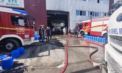 Kimyasal ürün fabrikasında korkutan yangın! Alevler yan fabrikaya sıçradı