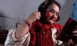 'Kırmızılı Kadın' Sultan Özcan kimdir? Sultan Özcan neden öldü, kaç yaşındaydı?