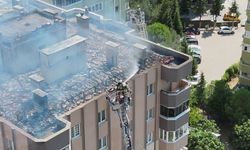 Menemen'de 10 katlı binanın çatısında korkutan yangın! Mahsur kalan 3 işçi kurtarıldı