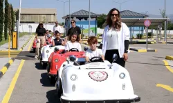 Menemen’de çocuklar geleceğin trafik kültürünü Trafik Eğitim Parkuru’nda öğreniyor!