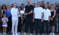 İzmir’in spor emektarı Ömür Gökçepınar’a anlamlı veda töreni