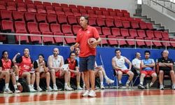 Aliağa Petkimspor Başantrenörü Orhun Ene, TBF çalıştayında eğitim verdi