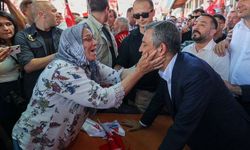 Özgür Özel'in ''Bir bank bize yeter'' diyerek sokağa taşıdığı siyasete Gürsel Tekin'den tepki