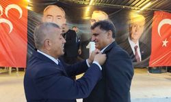 Torbalı'da MHP'ye toplu katılım! 350 yeni üyeye rozet takıldı