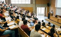 Binlerce öğrenci bu haberi bekliyordu! Resmi Gazete'de yayımlanan gelişmeyi YÖK Başkanı Erol Özvar duyurdu