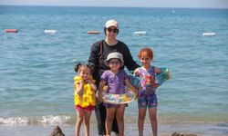 Eylül geldi ama İzmir hâlâ yazı yaşıyor: Bu ilçede deniz 26,5 derece