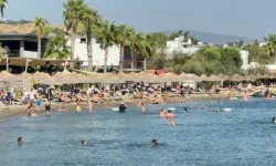 Bodrum’da hissedilen sıcaklık 45 dereceyi buldu! Şezlonglar boş kaldı...