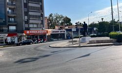 Buca’da dehşet anları! Traktörden kopan tanker kaldırıma savruldu