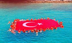 Çeşme açıklarında unutulmaz 30 Ağustos kutlaması