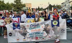Çeşme'de uluslararası halk dansları coşkusu