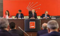 Ankara siyaseti bu soruya cevap arıyor: CHP Genel Merkezi'nin aylık 240 bin lira verdiği gazeteci kim?