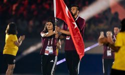İzmirli Emre Sakçı, Akdeniz Oyunları’nda Türk bayrağını taşıdı!