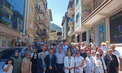 İYİ Parti Kemalpaşa teşkilatı güçlendi: 50 yeni üyeye rozet takıldı