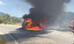 İzmir Bayındır'da araç bir anda alev aldı: Kullanılamaz hale geldi!
