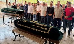 İzmir’de yangın faciası: Anneanne ve 4 yaşındaki torunu son yolculuğuna uğurlandı