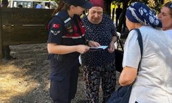 İzmir jandarmasından saha çalışması: 100 kadına KADES anlatıldı