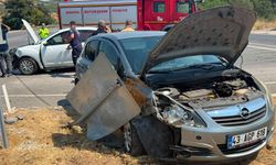 İzmir yolunda korkutan kaza! Sürücü yaralanarak hastaneye kaldırıldı