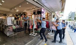 İzmir zabıtasından kaldırım işgaline karşı sıkı denetim