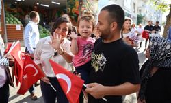 Karabağlar’da 30 Ağustos coşkusu! Sokaklar kırmızı-beyaza büründü