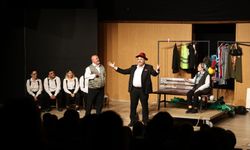 Karabağlar’da perde açıldı! Gündüz çalışan, akşam oyuncu oldular