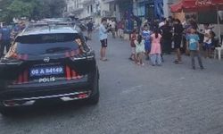 Kuşadası’nda sokak ortasında pompalı tüfekli dehşet: Biri çocuk 2 yaralı