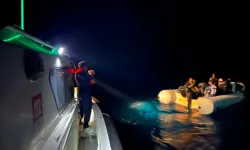 SON DAKİKA Menderes ve Dikili'de göçmen operasyonu! 49 kişi ve 2 göçmen kaçakçısı yakalandı!