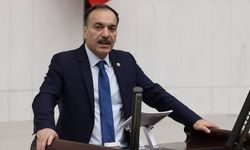 Rozetini Cumhurbaşkanı Erdoğan taktı! İzmir Milletvekili Mustafa Bilici resmen AK Parti'de