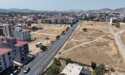 Öğrenciler ve sürücüler rahat bir nefes aldı: Bergama’da asfalt mesaisi tam gaz!
