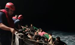 İzmir Seferihisar'da göçmen kaçakçılığı operasyonu: 35 kişi yakalandı
