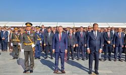İzmir’de 30 Ağustos Zafer Bayramı coşkusu: Cumhuriyet Meydanı’nda tören