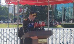 İzmir’de 30 Ağustos töreninde Atatürk vurgusu: Topçu Yarbay Burak Öztürk’ten “Bağımsızlık Meşalesi” mesajı