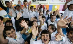 Okullarda ara tatil kalkıyor mu, MEB takviminde 180 iş günü kuralı tatilleri nasıl etkileyecek?