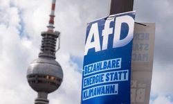 Emekli amiral Cem Gürdeniz'den AFD için dikkat çeken yorum: Tarih rahatsız edici bir paralellik gösteriyor!