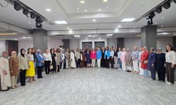 AK Parti İzmir Kadın Kolları’nda yeni dönem hazırlığı! 30 ilçede yol haritası belirlendi