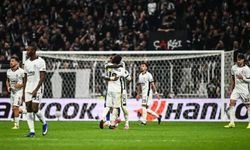 Beşiktaş'ın Marsilya maçı formalarında sırt sponsoru Tera'nın ismi neden yer almadı? Usta kalem UEFA yönetmeliğine dikkat çekti