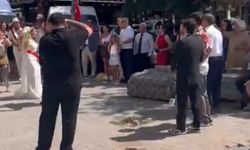 Bornova’da 'mutluluğa giden yol' gerçek oldu!  Hizmet ve düğün aynı anda!