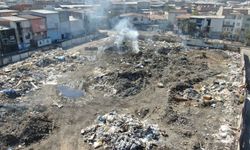 Buca'nın göbeğinde zehir soluyorlar: "Belediye bile çöp döküyor"