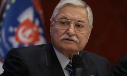 Bugün milyarlar konuşuluyor, o devletin kalemini bile kullanmıyordu: Hasan Celal Güzel'in unutulmayan hikâyesi