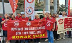 DİSK Dev Emekli-Sen’den İzmir’de İntibak Yasası ve seyyanen zam çağrısı: Hakkımızı istiyoruz!