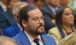 YENİ Parti İzmir gençliğinin önemli ismi Uzunbayır'dan net mesaj... "Millet bizimle, gençlik bizimle iktidara yürüyoruz!"