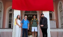 İzmir Buca'da büyük dedesinin yaşadığı köşke 4 kuşak sonra ilk adım