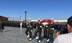 İzmir kurtuluş ve kuruluş coşkusu yaşıyor! Önce Zafer Yürüyüşü sonra çelenk töreni