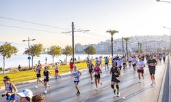 İzmir Yarı Maratonu tarihe geçti: Türkiye'nin en kalabalık ikinci koşusu oldu!
