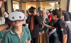 Karşıyaka’da merakın peşine düştüler! Bilim şenliği başladı