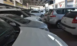 İzmir’de otomobilini satmak isterken dolandırılmaktan son anda kurtuldu: 'Sahte noter' oyunu bozuldu