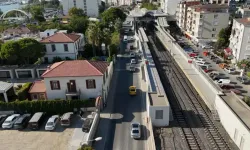 Kaza yetmedi, tehlike bitmedi! Bayraklı’da 3 yaya ölümle burun buruna geldi