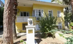 Karşıyaka'da tarihi sağlık binasında restorasyon başladı: Opr. Dr. Bülent Zeren Sağlık Merkezi aslına uygun yenilenecek